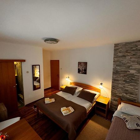 Guest House Family Varda Plitvice Lakes Plitvička Jezera Exterior foto