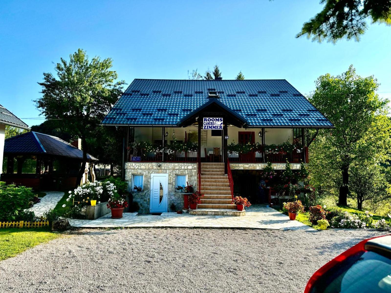 Guest House Family Varda Plitvice Lakes Plitvička Jezera Exterior foto